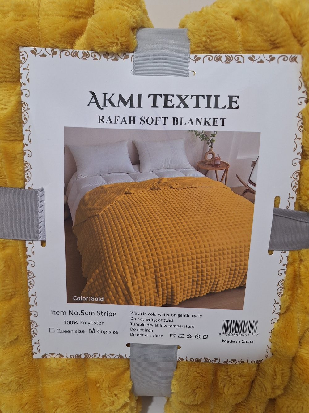 AKMI TEXTILE TWO KING SIZE THROW BLANKETS THAT ALSO FITS A QUEEN BED! - Picture 2 of 2